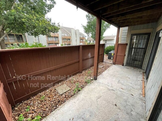 Building Photo - 12013 W 58th Pl