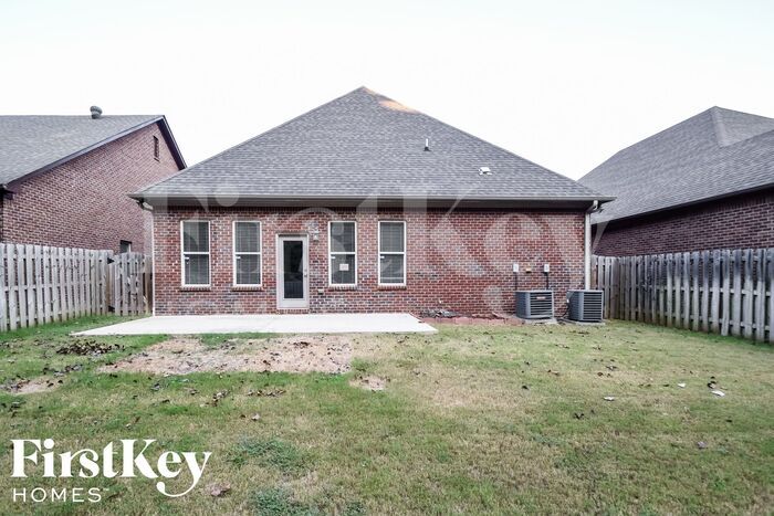 Building Photo - 5520 Park Side Cir