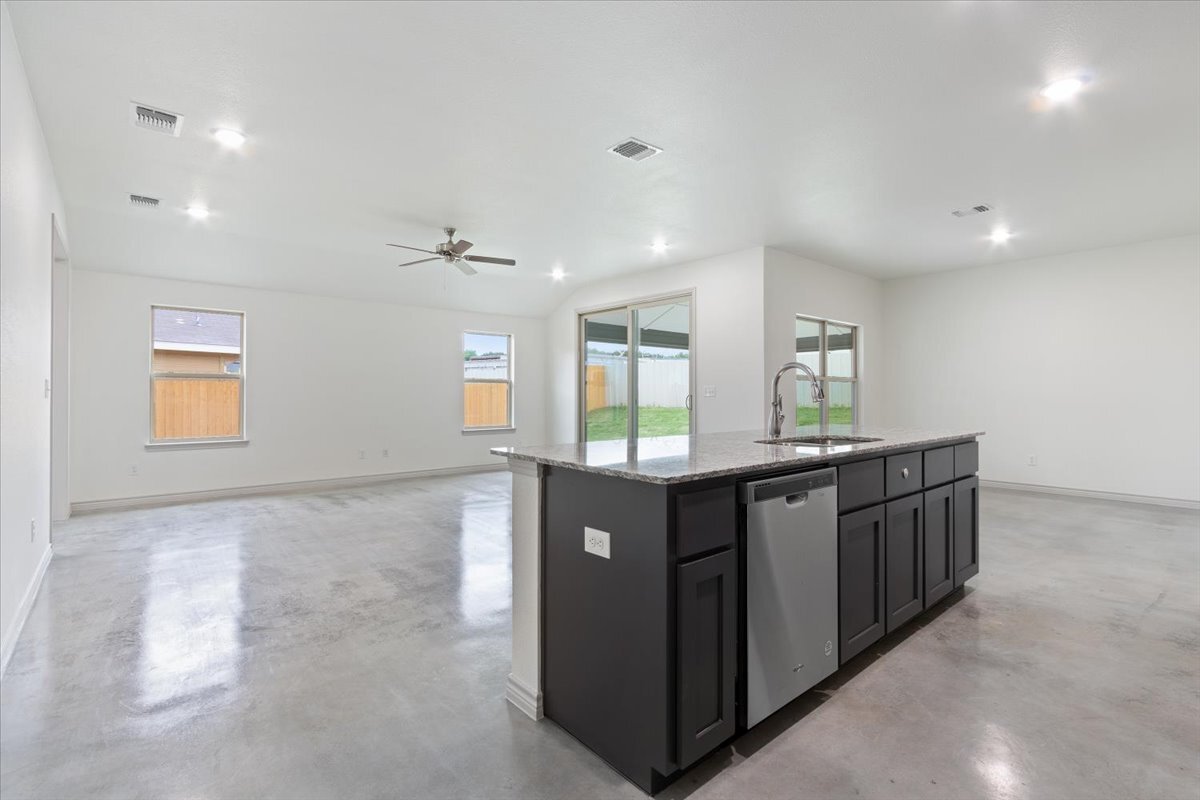 Building Photo - 797 Freedom Cir
