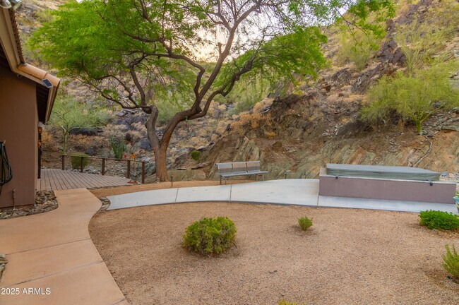 Building Photo - 126 W North Ln