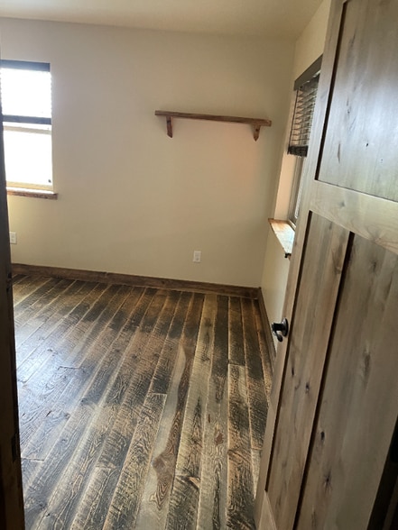 Building Photo - 6244-6243 Three Needles Ln