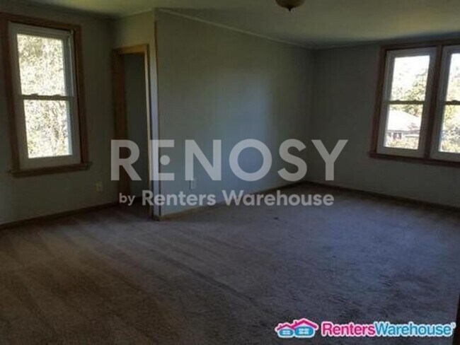 Building Photo - 161 90th Ln NE