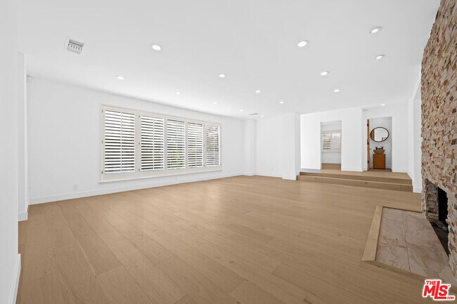 Building Photo - 435 Dalehurst Ave