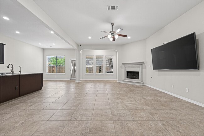 Building Photo - 613 West Fork