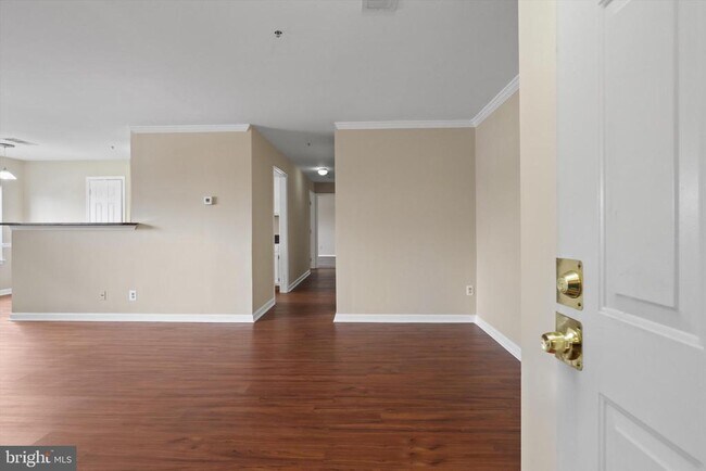 Building Photo - 8058 Lisle Dr