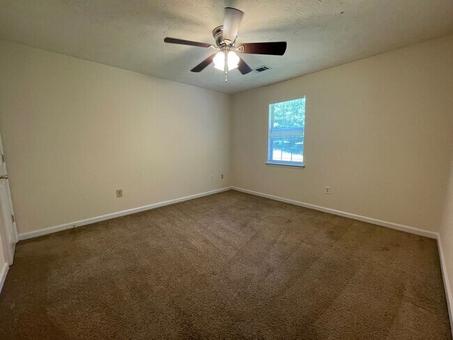 Building Photo - PRE-LEASING FOR AUGUST 7TH, 2026!