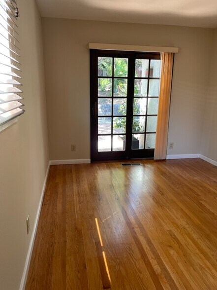 2nd Bedroom w/ slider to patio - 10736 Porter Ln