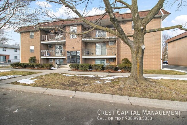 Primary Photo - 1405B E Chicago St-14