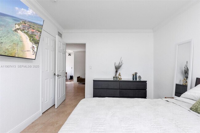 Building Photo - 81 Edgewater Dr