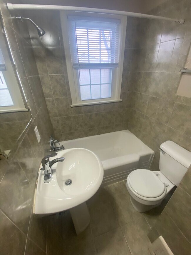 Building Photo - 4028 Monroe St