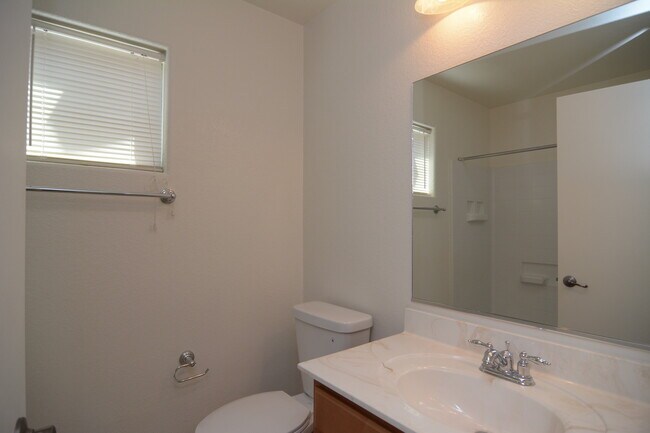 Building Photo - Well Maintained 2 Bedroom 2 Bath Home! Great South Tucson Location!