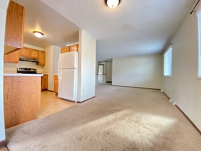 Building Photo - 10860 Utica Ct