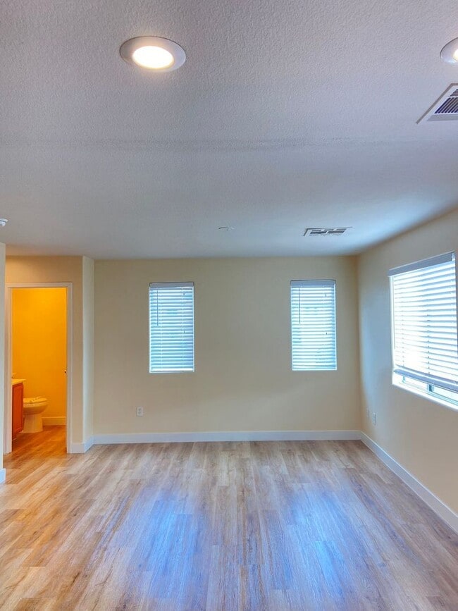 Building Photo - 9267 Glen Malone Ct