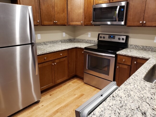 Building Photo - 10 Cardigan Ct