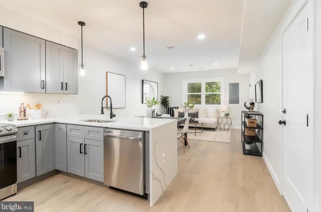 Primary Photo - 1948 3rd St NE