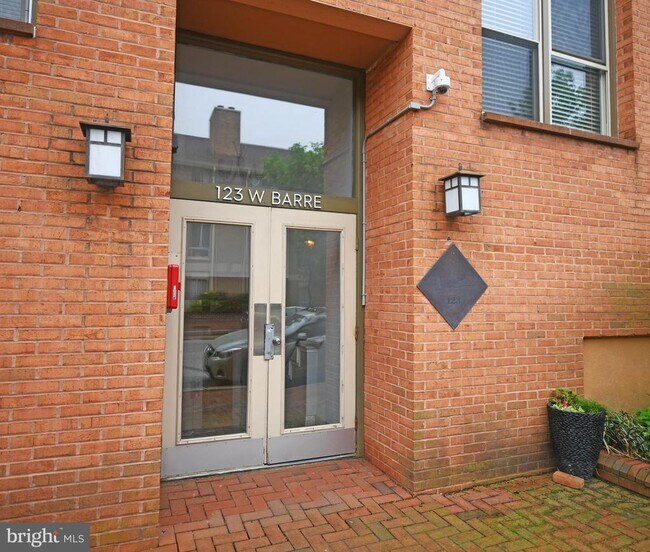 Building Photo - 123 W Barre St