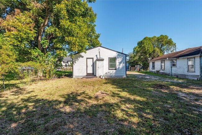 Building Photo - 6309 Anderson St