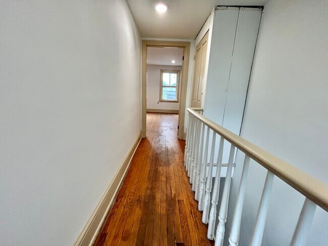 Building Photo - 1328 N Washington St