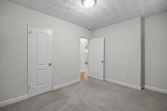 Building Photo - Charming 2-Bedroom Duplex in Norvella Heights
