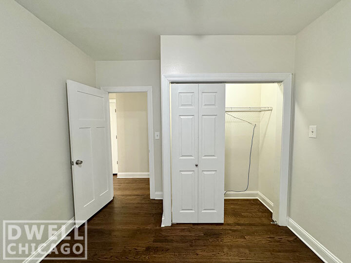 Building Photo - 3820 N Greenview Ave