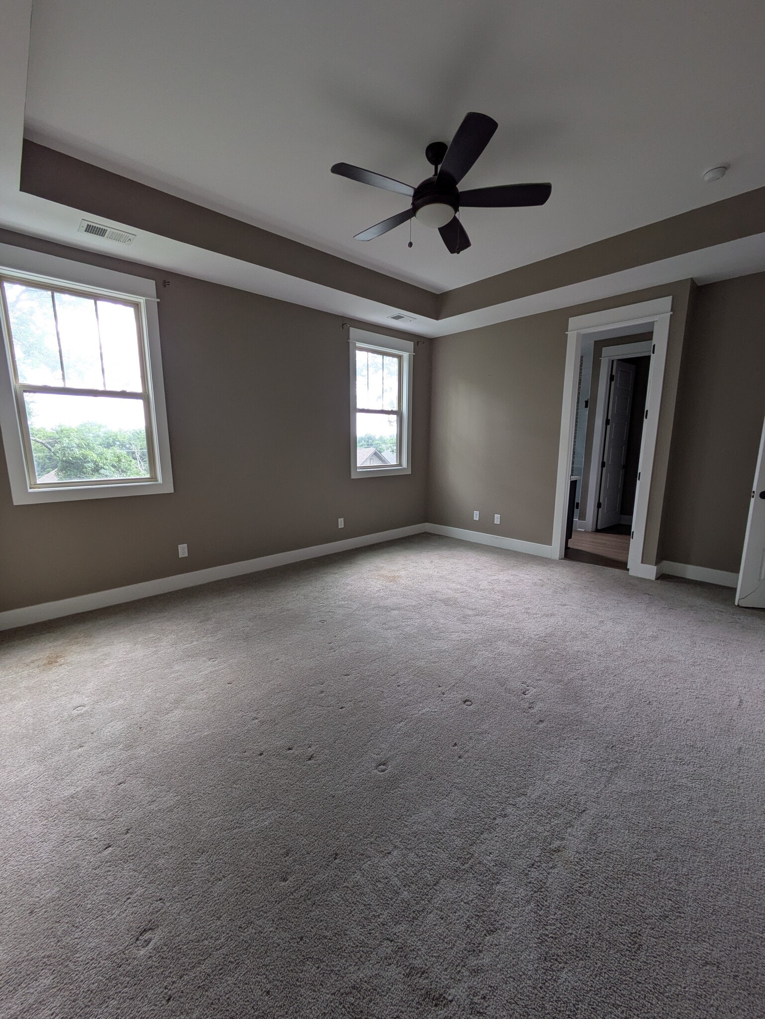 Building Photo - 2024B Straightway Ave