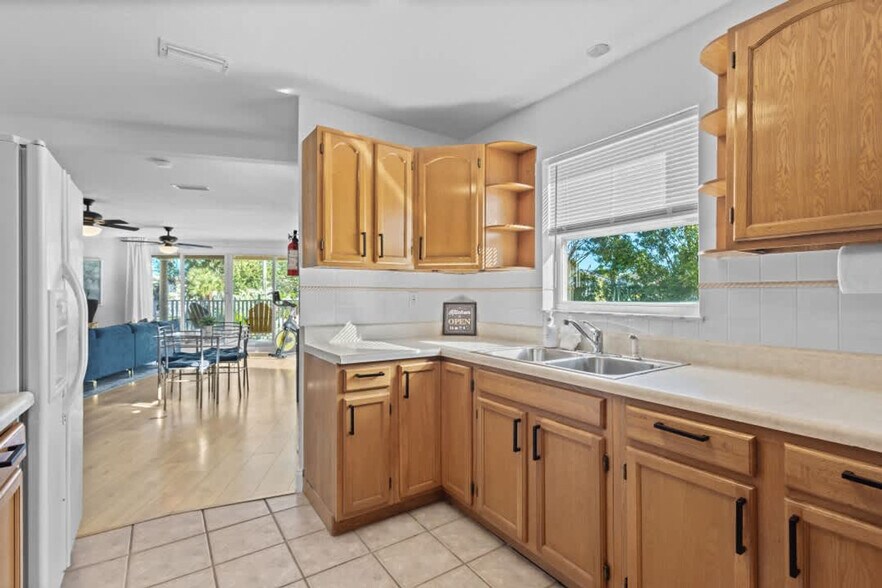 Building Photo - 311 16th Ave