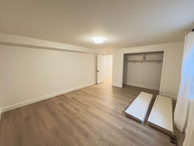 Building Photo - 3207 Apache Ln