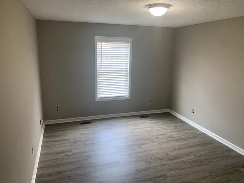 Building Photo - 617 Mimosa Dr