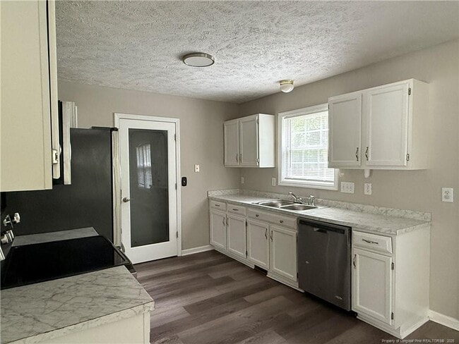 Building Photo - 163 Cornwallis Ct
