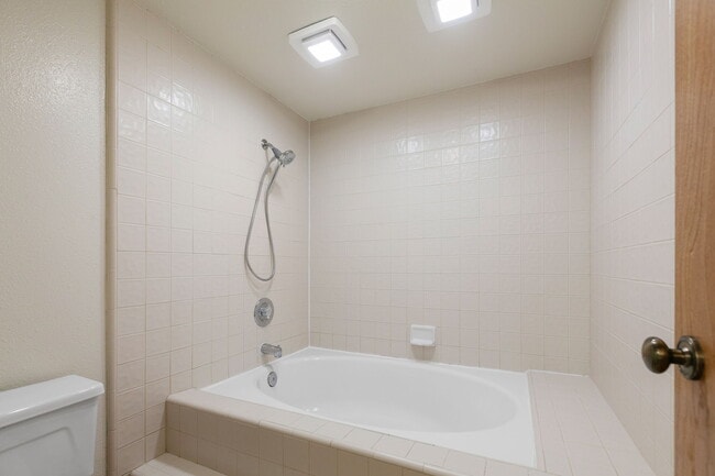 Building Photo - 801 Kalpati Cir