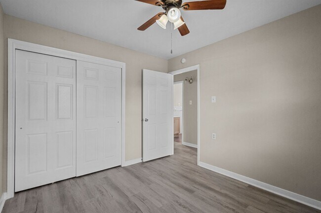Building Photo - Great 3 Bedroom close to the Beach!