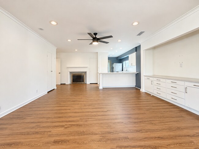Building Photo - 7531 W 88th Pl