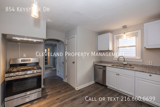 Building Photo - 854 Keystone Dr