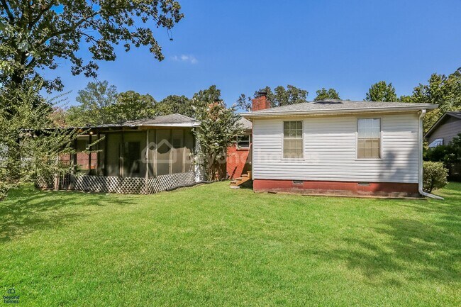Building Photo - Charming Sherwood 3 BR Home with Fireplace & Big Yard