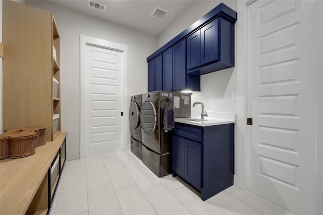 Building Photo - 15421 McCormick Vis