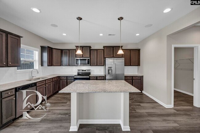 Building Photo - 5 Spinney Ct