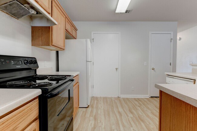 Building Photo - 3301 El Salido Pkwy