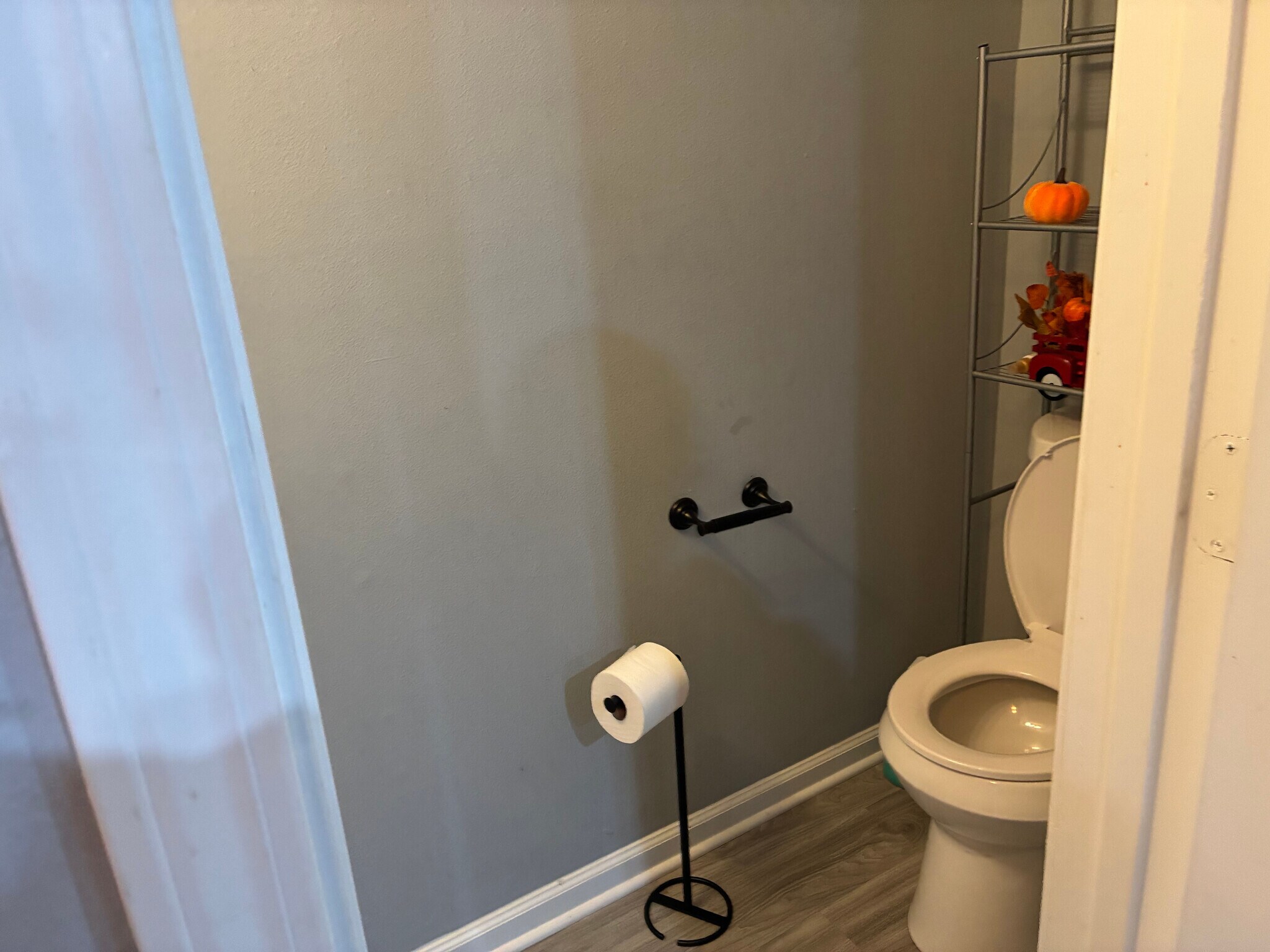 Building Photo - Room in House on Browns Mill Trail