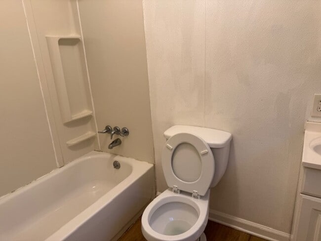 Building Photo - 129 Calloway Dr