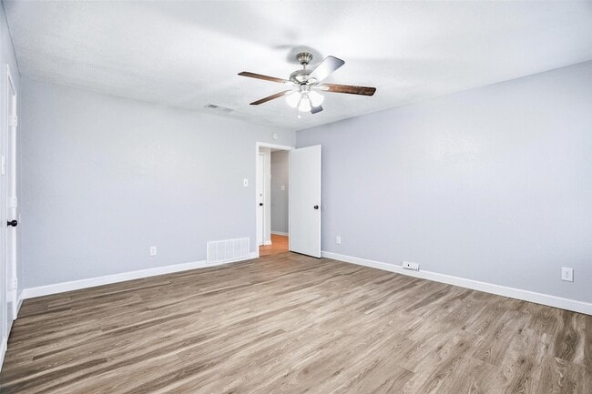 Building Photo - 416 Colonial Pl