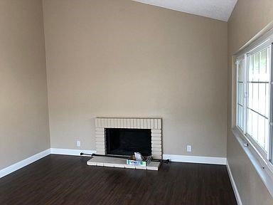 Building Photo - Beautiful 3 Bed, 2 Bath Home in Perfect Fr...