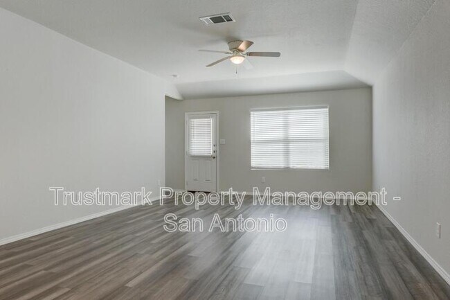 Building Photo - 242 Holland Pk