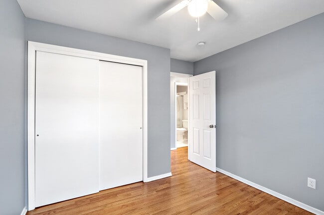 Building Photo - 12010 Glenpark Dr