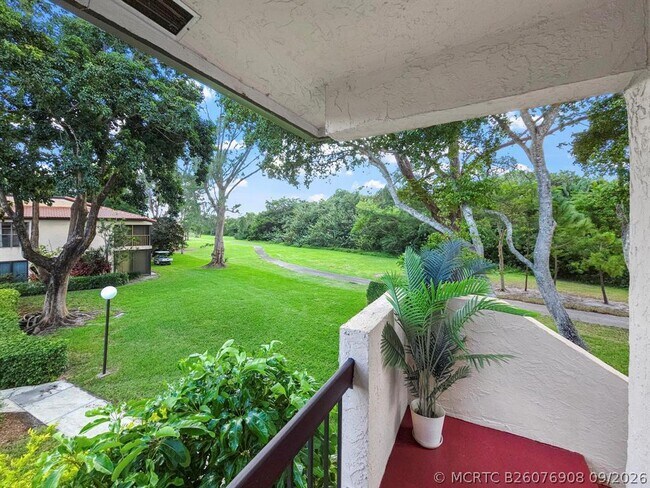 Building Photo - 9286 Vista Del Lago