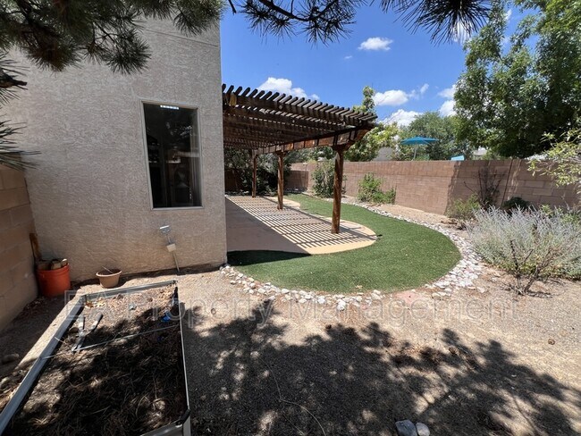Building Photo - 1013 Toscana Dr SE