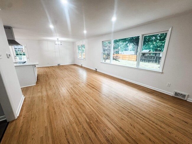 Building Photo - 5504 Normandy Rd