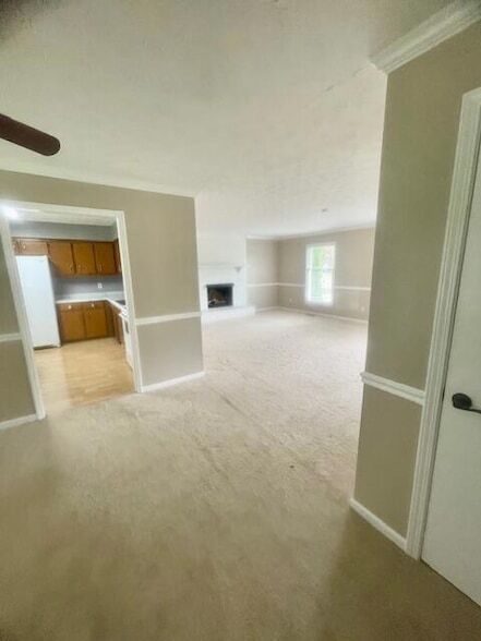 Building Photo - 702 Beaver Park