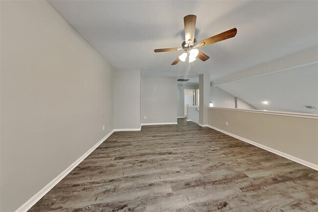 Building Photo - 20415 Drakewood Dr