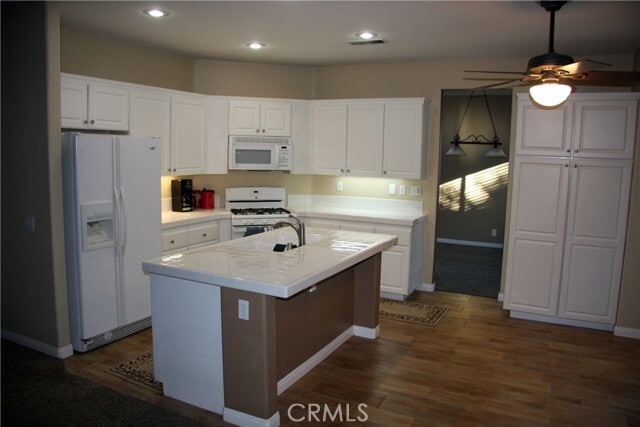 Building Photo - 9147 Plume Grass St