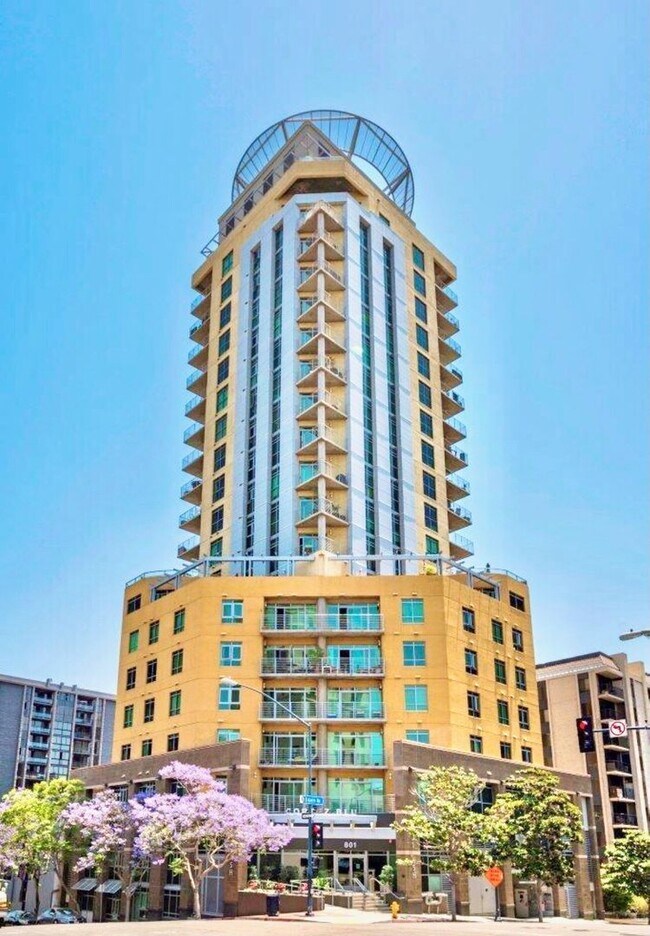 Building Photo - Beautiful 1 Bdrm, 1.5 Bath for Rent at Cortez Blu Condos in Cortez Hill